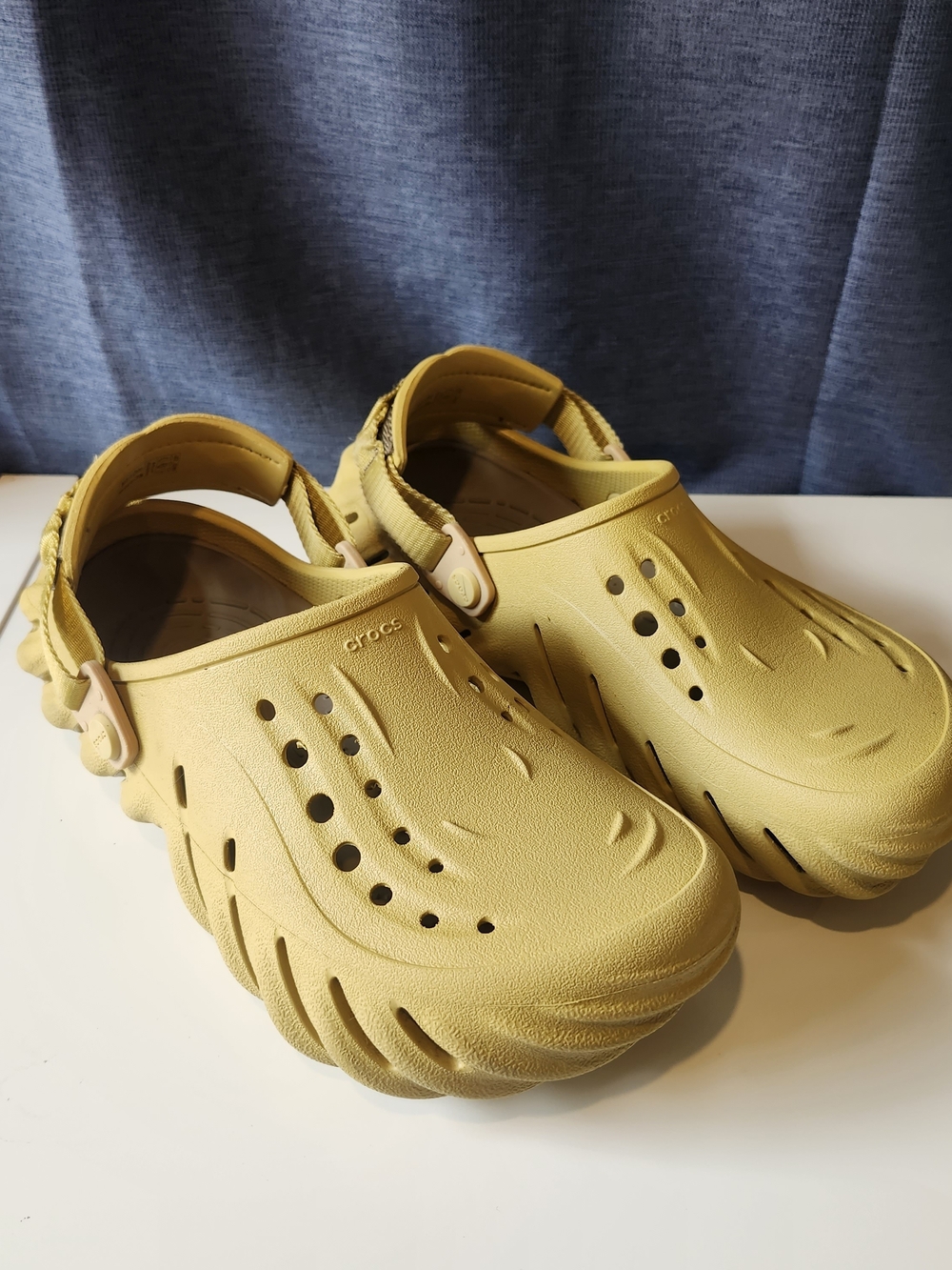 Men 7 Women 9 Crocs Echo Clog Desert Grass Yellow Mustard 207937-76A Great Condi